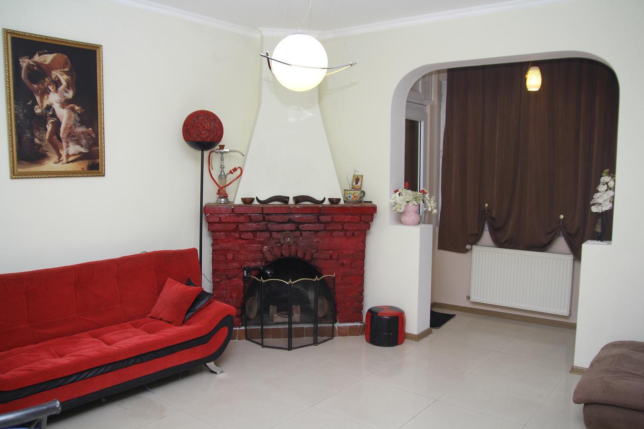 Guesthouse Different Tbilisi Eksteriør billede