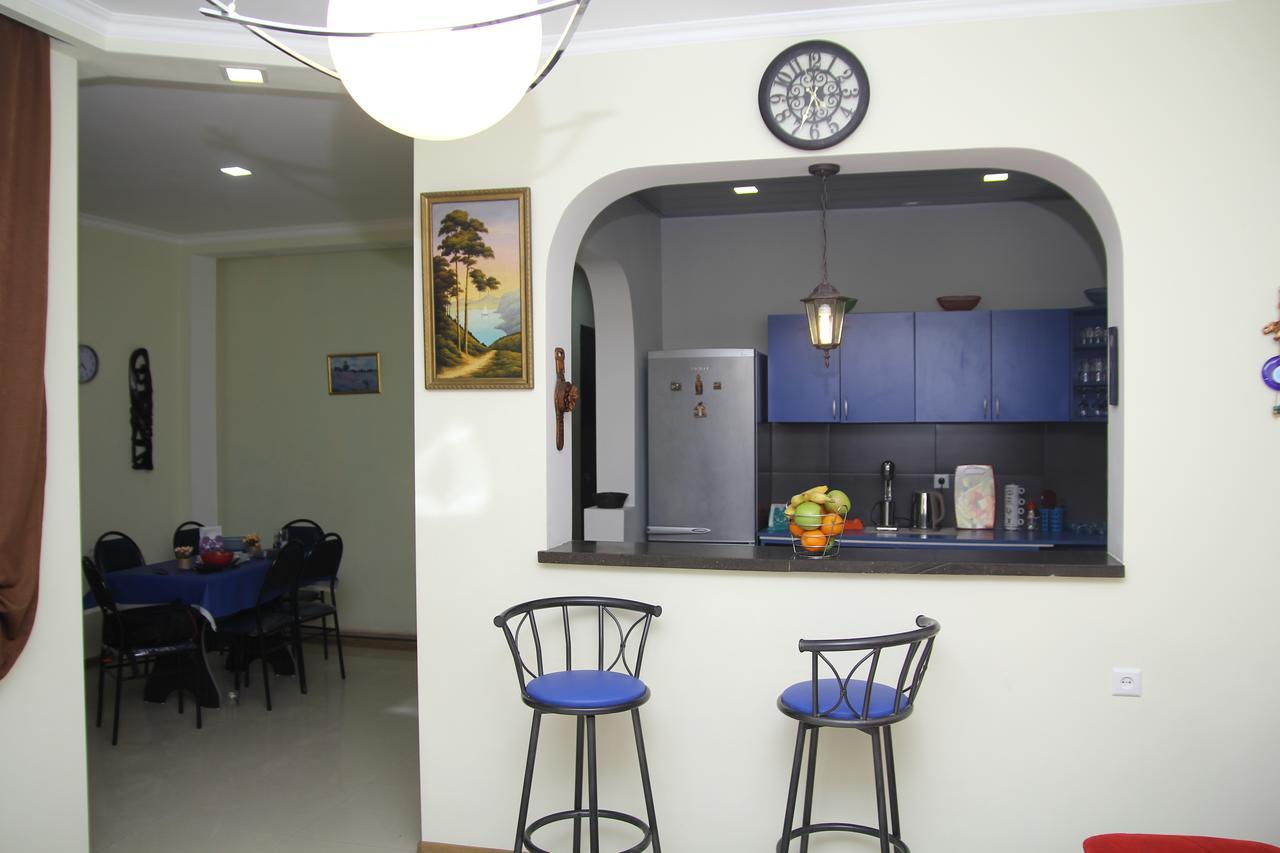 Guesthouse Different Tbilisi Eksteriør billede