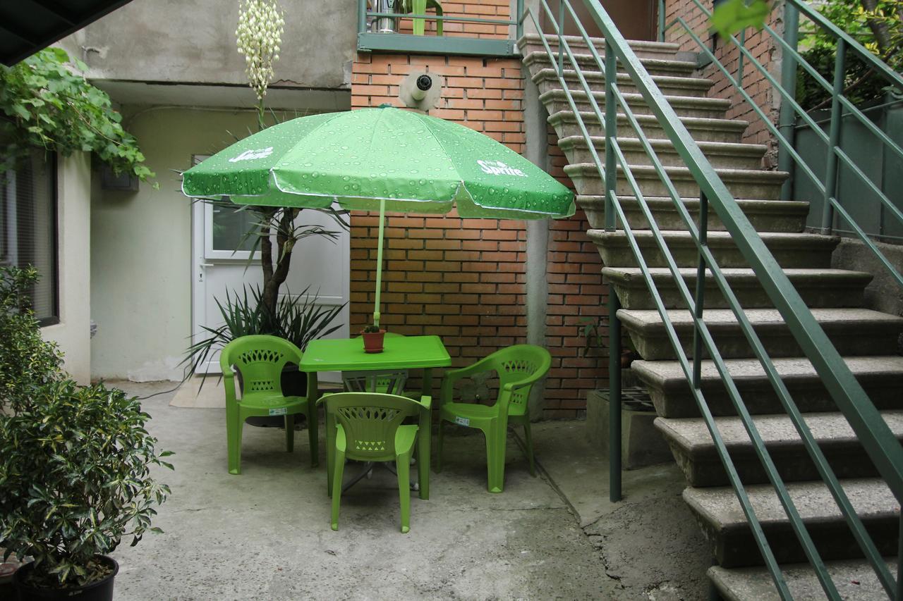 Guesthouse Different Tbilisi Eksteriør billede