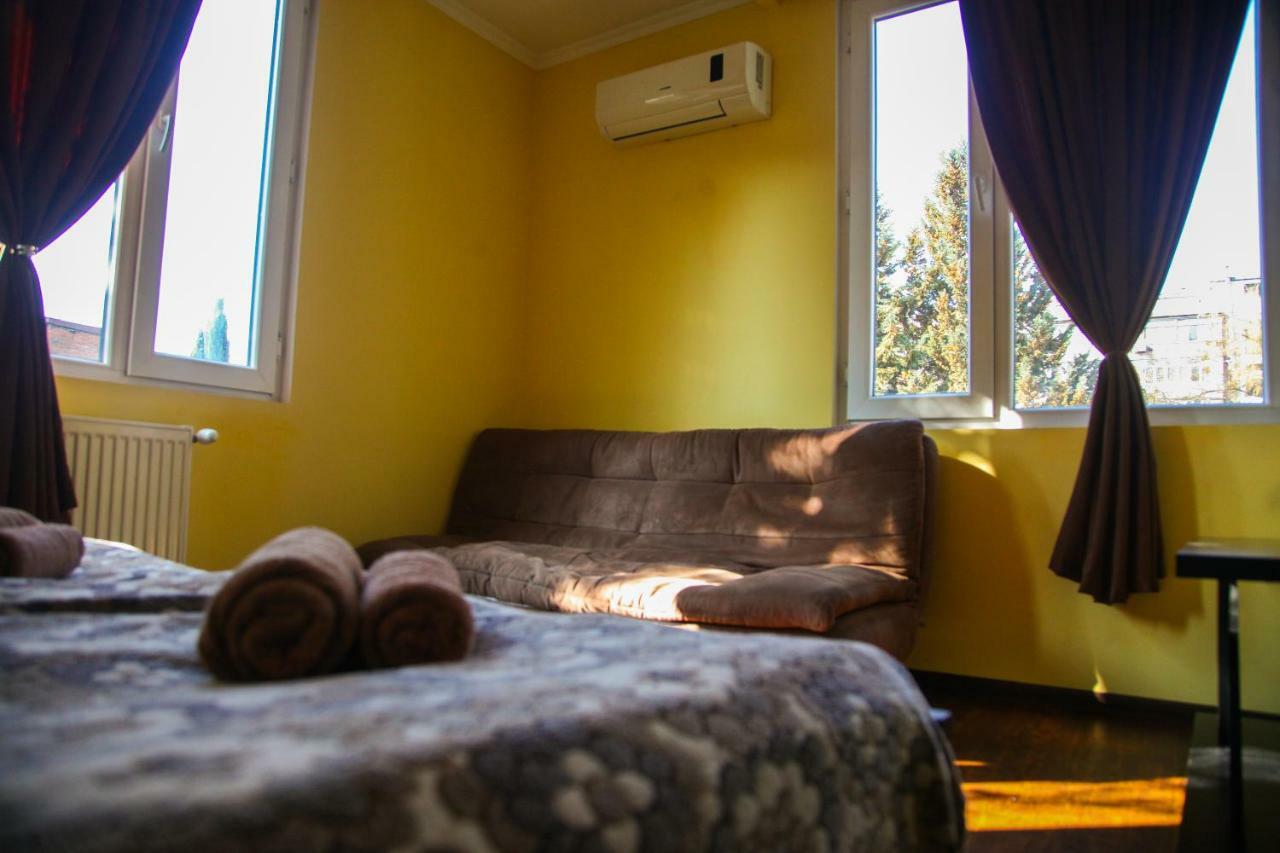 Guesthouse Different Tbilisi Eksteriør billede