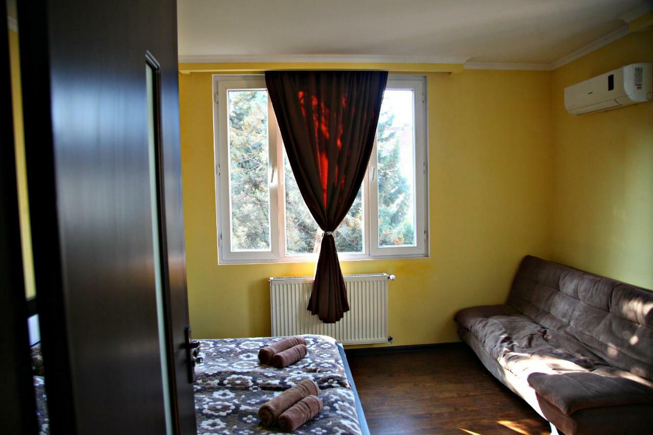 Guesthouse Different Tbilisi Eksteriør billede