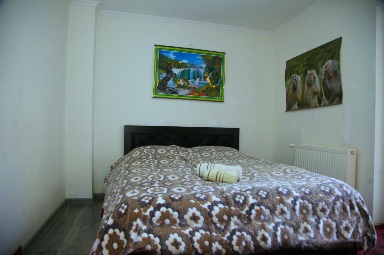 Guesthouse Different Tbilisi Eksteriør billede