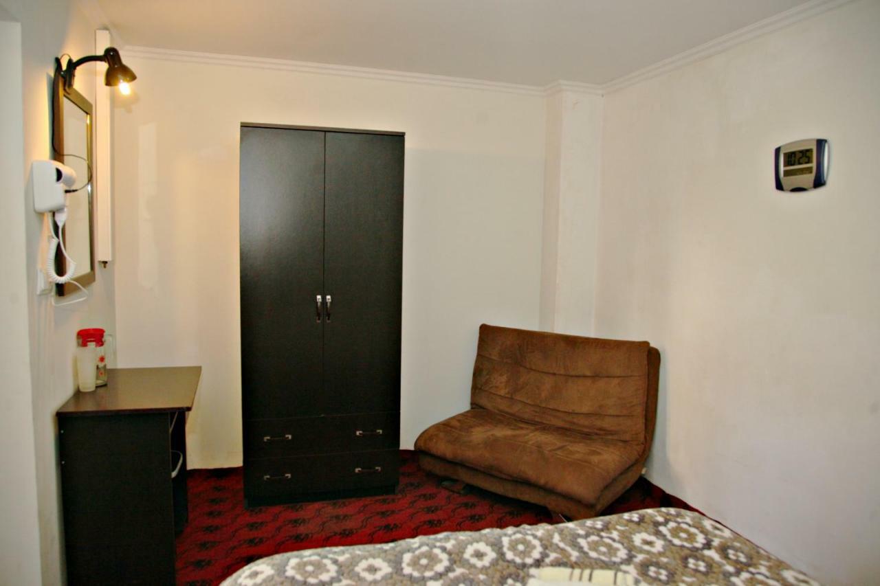 Guesthouse Different Tbilisi Eksteriør billede