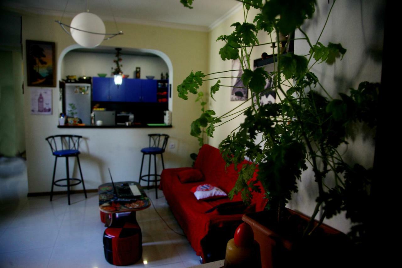 Guesthouse Different Tbilisi Eksteriør billede