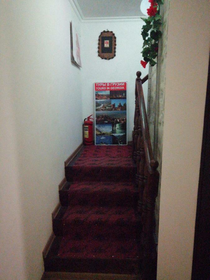 Guesthouse Different Tbilisi Eksteriør billede
