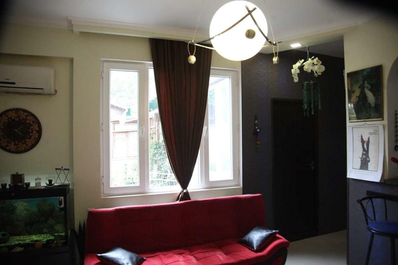 Guesthouse Different Tbilisi Eksteriør billede