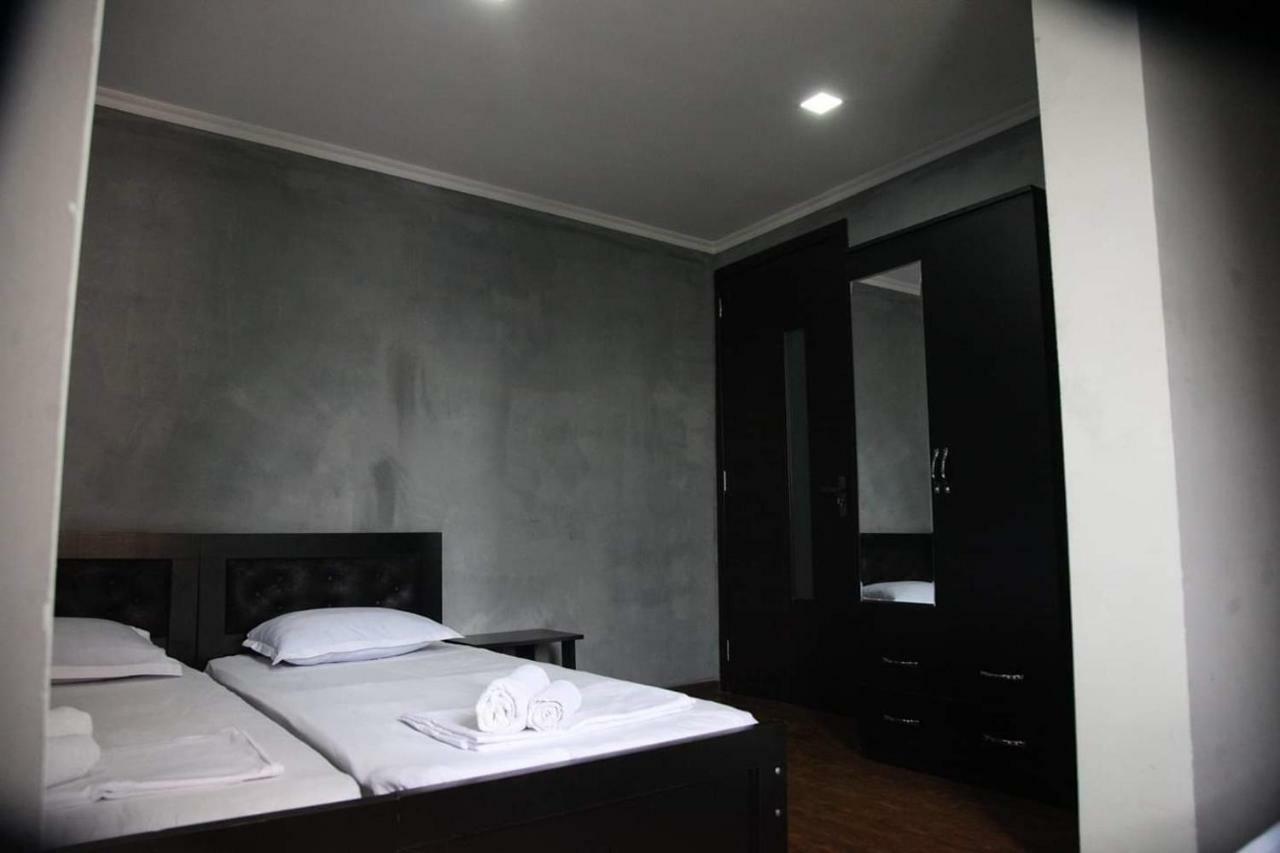 Guesthouse Different Tbilisi Eksteriør billede
